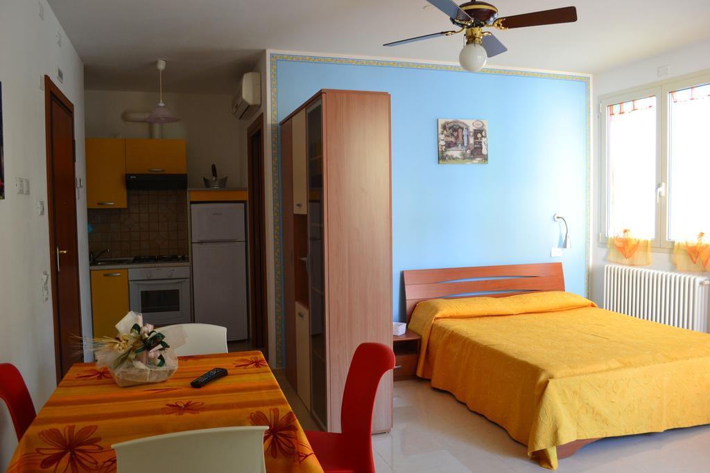 Residence Blu Marine Rimini Szoba fotó