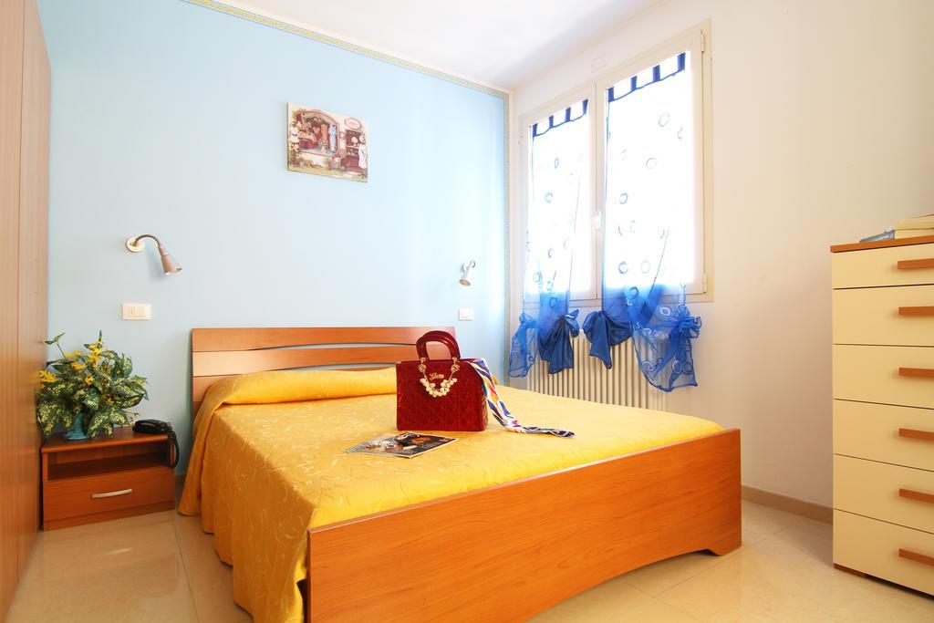 Residence Blu Marine Rimini Szoba fotó